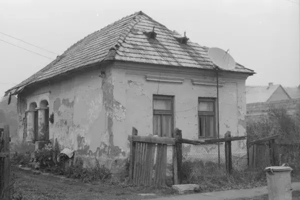 Balogh Alajos "Bódé", rimaszécsi prímás háza 1995.