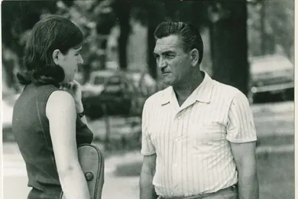 Virágvölgyi Márta Kovács Tivadar, méhkeréki prímással a Bartók Táncegyüttes edzőtáborában (1973)